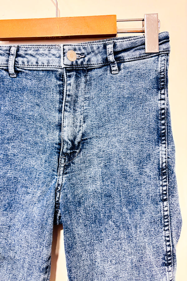 Jeans léger bleu délavé jambe étroite seconde main - H&M- La Penderie du Paradis
