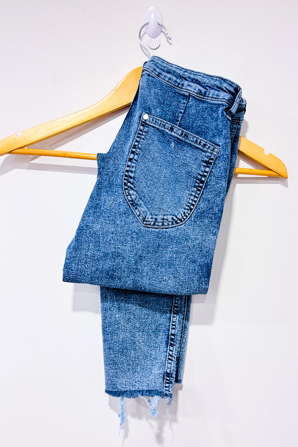 Jeans léger bleu délavé jambe étroite seconde main - H&M- La Penderie du Paradis