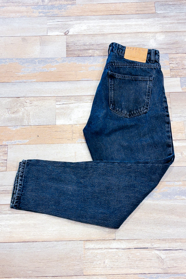 Jeans noir délavé jambe étroite* seconde main - Zara- La Penderie du Paradis