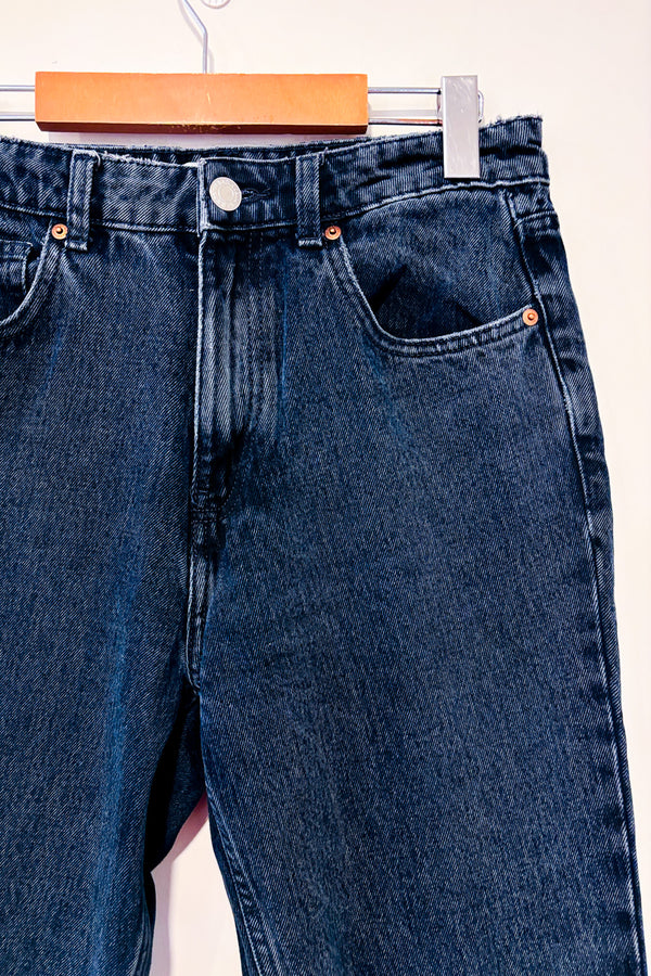 Jeans noir délavé jambe étroite* seconde main - Zara- La Penderie du Paradis