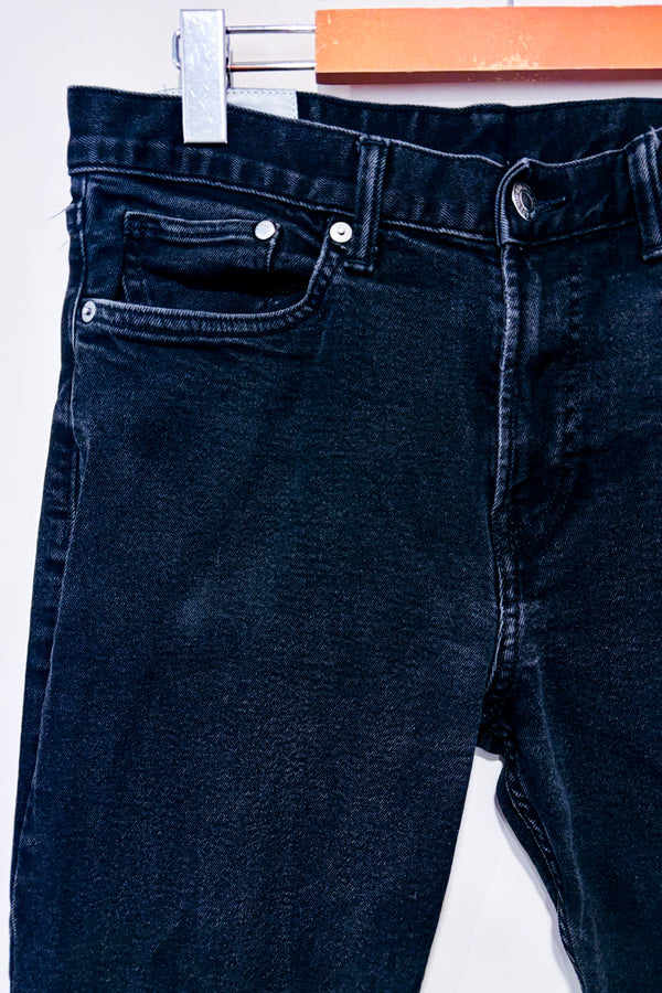 Jeans noir jambe droite - Homme seconde main - H&M- La Penderie du Paradis