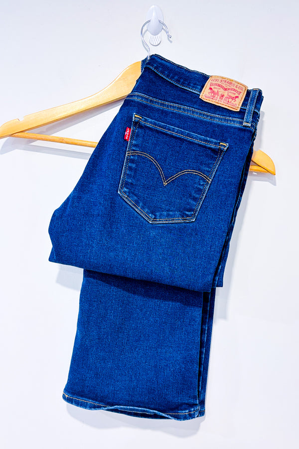 Jeans bleu foncé jambe droite* seconde main - Levi's- La Penderie du Paradis