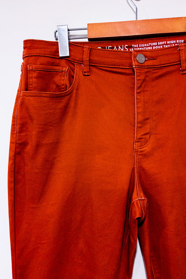 Jeans taille haute orange brûlé Le Signature seconde main - Reitmans- La Penderie du Paradis