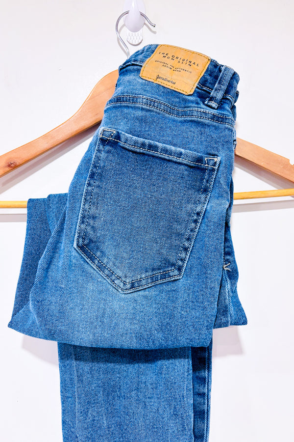 Jeans mom slim taille haute bleu délavé seconde main - Stradivarius- La Penderie du Paradis