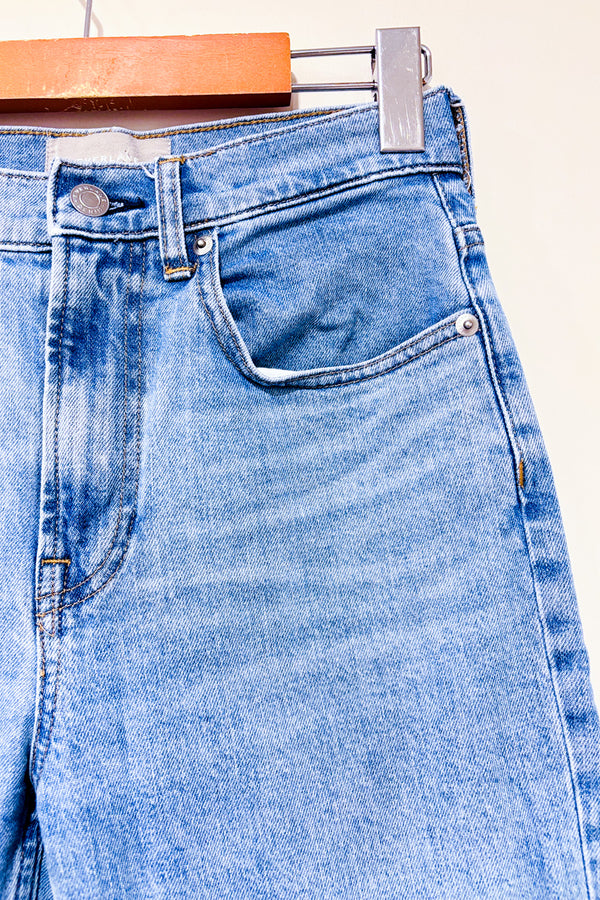 Jeans bleu pâle The Cheaky jambe droite à taille haute * seconde main - Everlane- La Penderie du Paradis