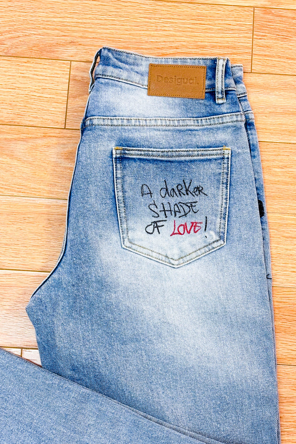 Jeans droit bleu pâle Mickey Mouse* seconde main - Desigual- La Penderie du Paradis