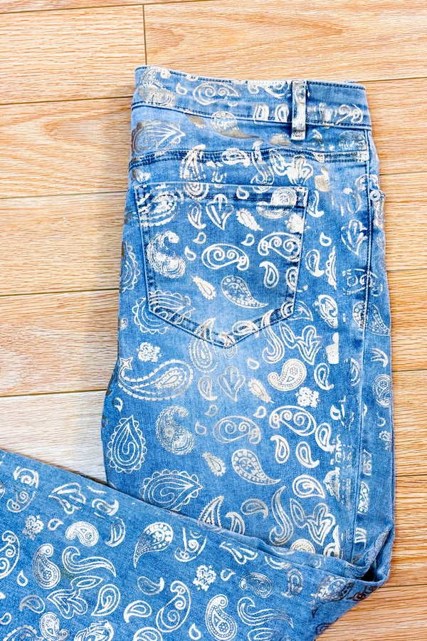 Jeans bleu pâle à motif paisley doré* seconde main - Melanie Lyne- La Penderie du Paradis