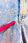 Jeans bleu pâle à motif paisley doré* seconde main - Melanie Lyne- La Penderie du Paradis