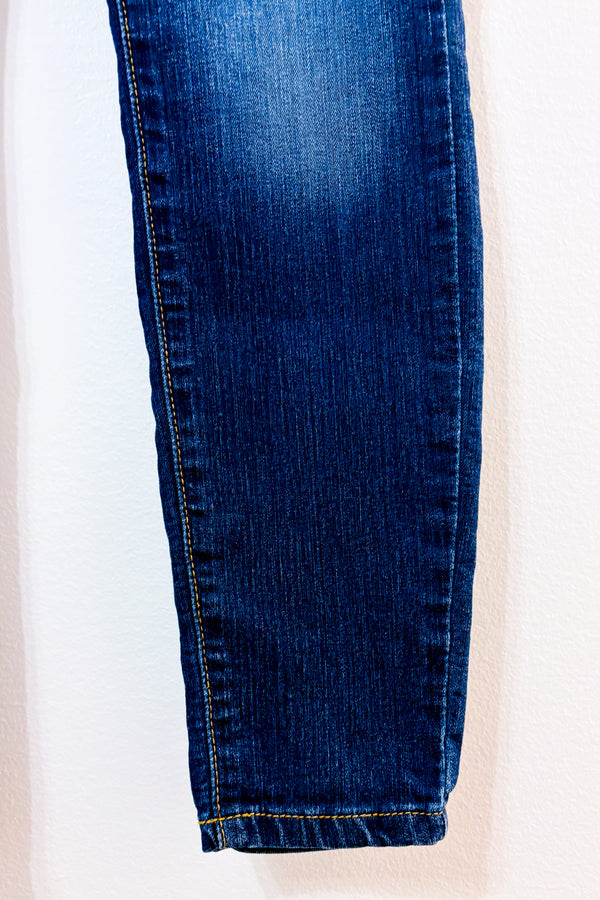 Jeans bleu foncé délavé à jambe étroite seconde main - Guess- La Penderie du Paradis