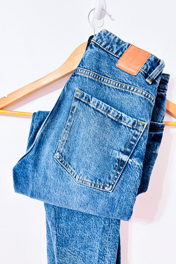 Jeans bleu foncé à taille haute* seconde main - Zara- La Penderie du Paradis