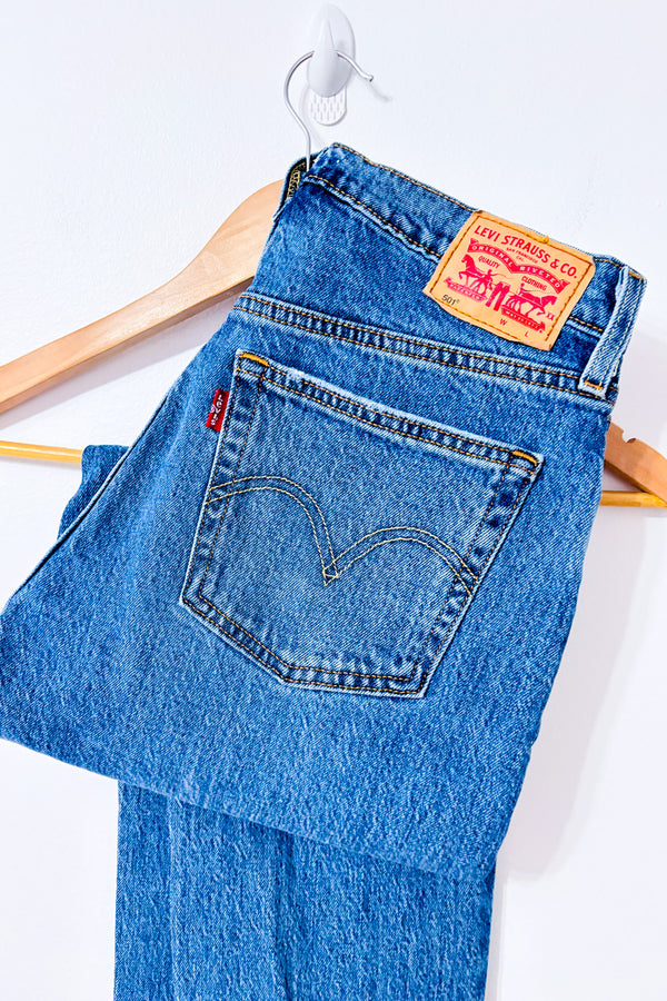 Jeans bleu pâle droit 501 Original à taille haute* seconde main - Levi's- La Penderie du Paradis