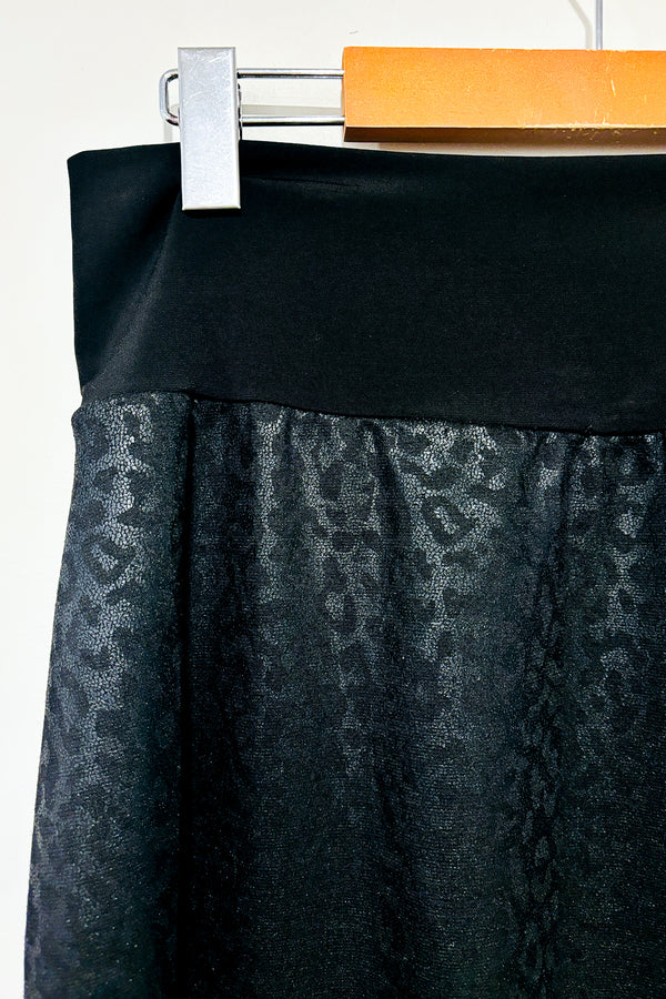 Jupe noire motif léopard avec taille élastique (m) -- La Penderie du Paradis ?