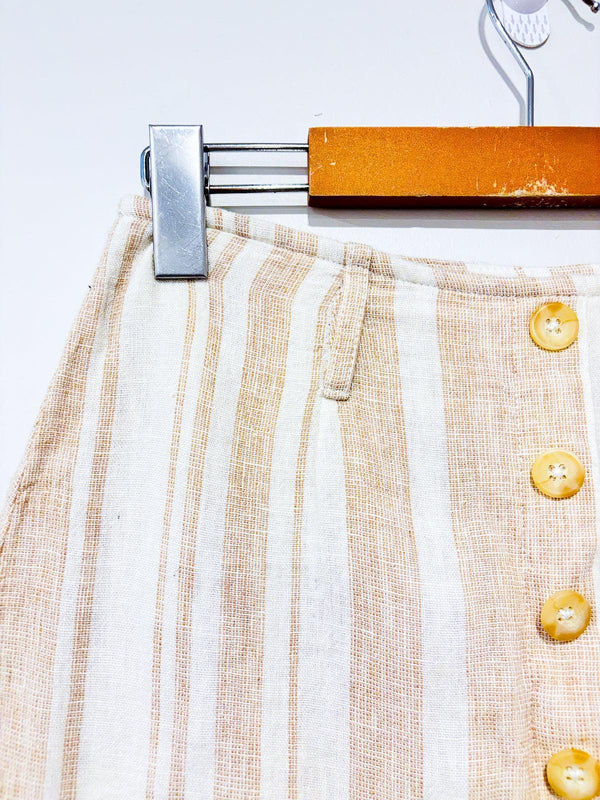 Jupe-short rayée beige avec boutons (xs) - Forever21 - La Penderie du Paradis 🕊