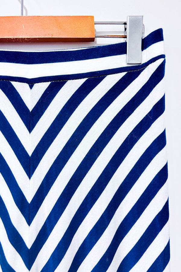 Jupe maxi marine et bleue motif chevron seconde main - Simons- La Penderie du Paradis