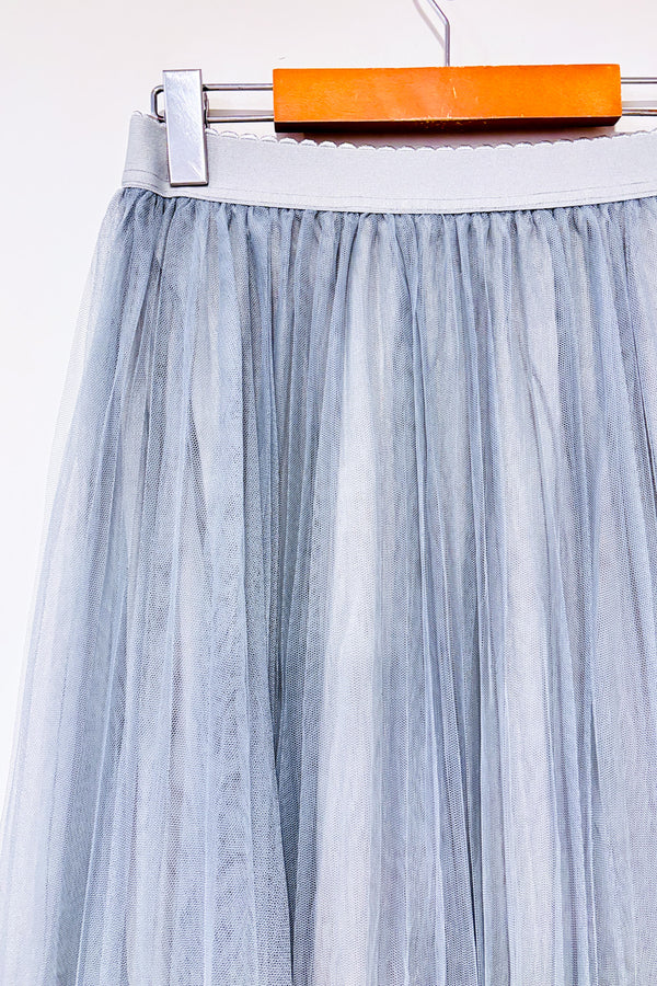 Jupe maxi grise plissée en tulle seconde main - SHEIN- La Penderie du Paradis
