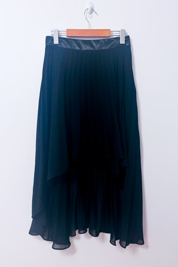 Jupe noire asymétrique plissée* seconde main - Nosecrets- La Penderie du Paradis