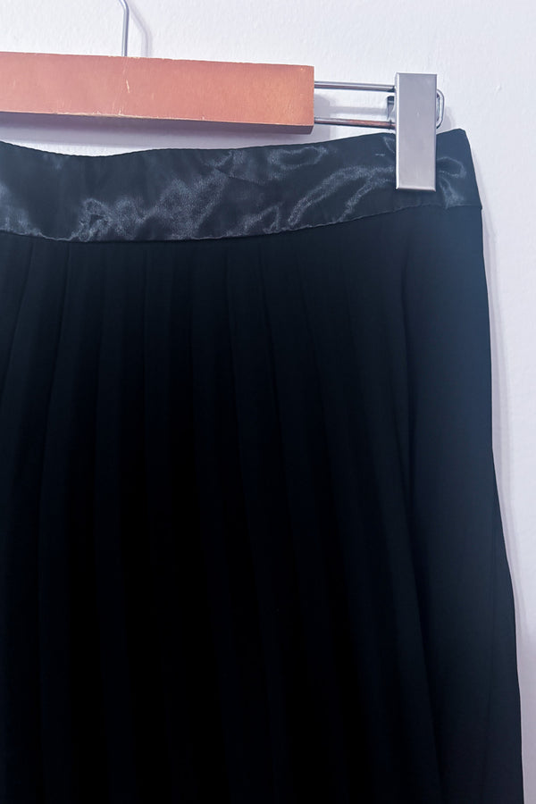 Jupe noire asymétrique plissée* seconde main - Nosecrets- La Penderie du Paradis
