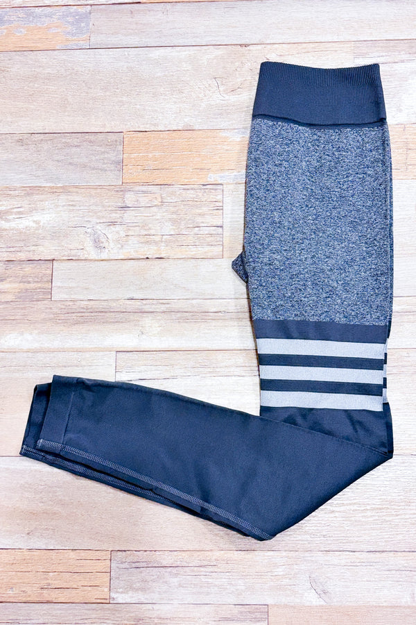 Legging gris rayé (m)-Autres-La Penderie du Paradis 🕊