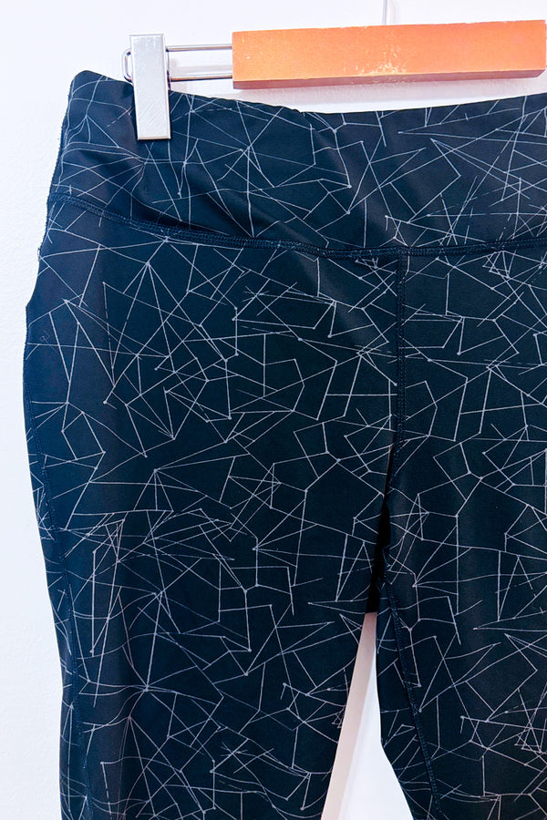 Legging sport 3/4 noir à motifs géométriques* seconde main - Eddie Bauer- La Penderie du Paradis