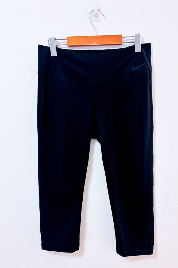 Legging 3/4 noir seconde main - Nike- La Penderie du Paradis