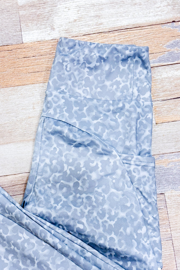 Legging gris motif cheetah (s)-ECHT Apparel-La Penderie du Paradis 🕊