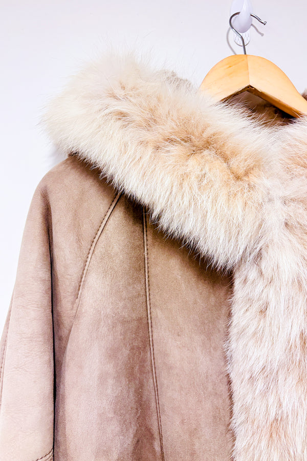 Manteau taupe avec fourrure (l)-La Tannière-La Penderie du Paradis 🕊