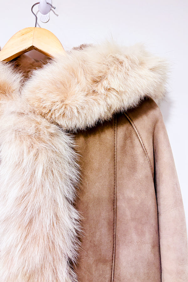 Manteau taupe avec fourrure (l)-La Tannière-La Penderie du Paradis 🕊