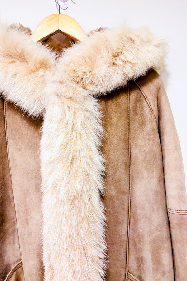 Manteau taupe avec fourrure (l)-La Tannière-La Penderie du Paradis 🕊