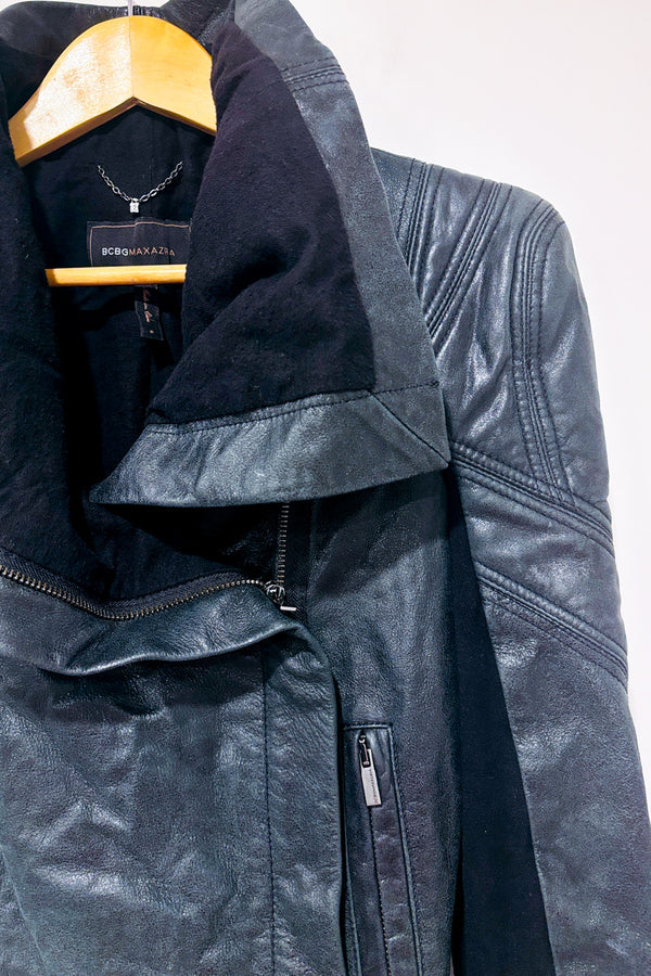 Veste courte en cuir gris-vert à col drapé* seconde main - BCBG Maxazria- La Penderie du Paradis