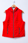 Veste matelassée rouge à capuchon sans manches* seconde main - Proportion Petite / Conrad C- La Penderie du Paradis