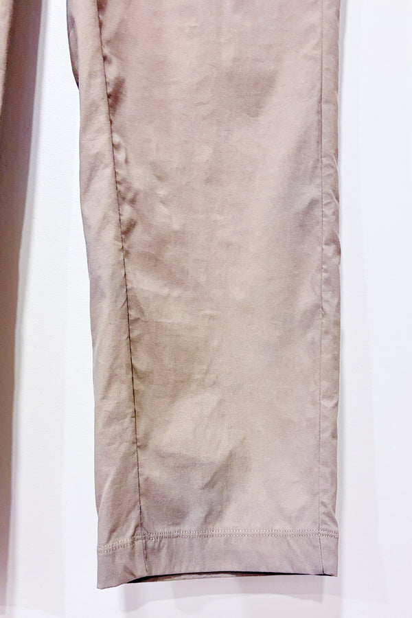 Pantalon de nylon beige (m)-Modern Ambition-La Penderie du Paradis 🕊