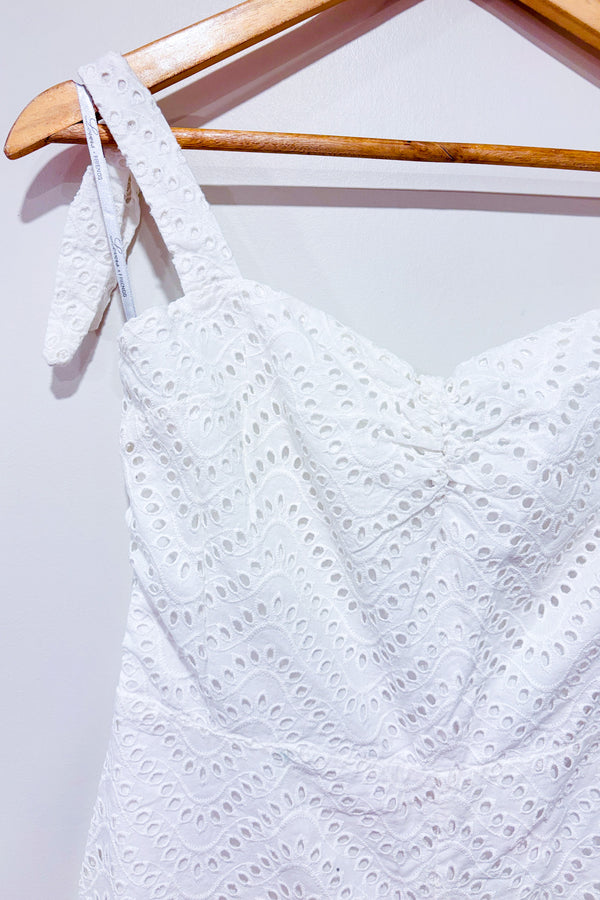 Jumpsuit blanc broderie anglaise (m)*-Lovers + Friends-La Penderie du Paradis 🕊