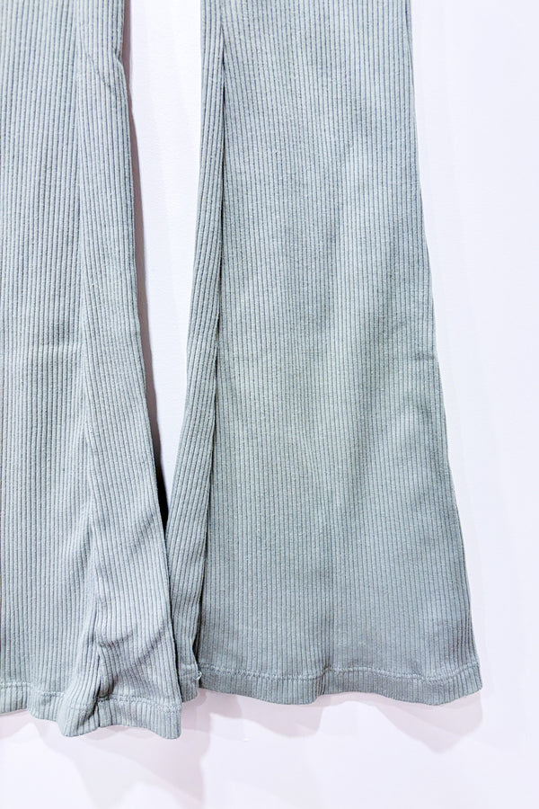 Pantalon lounge kaki côtelé à jambe ample (s)-H&M-La Penderie du Paradis 🕊