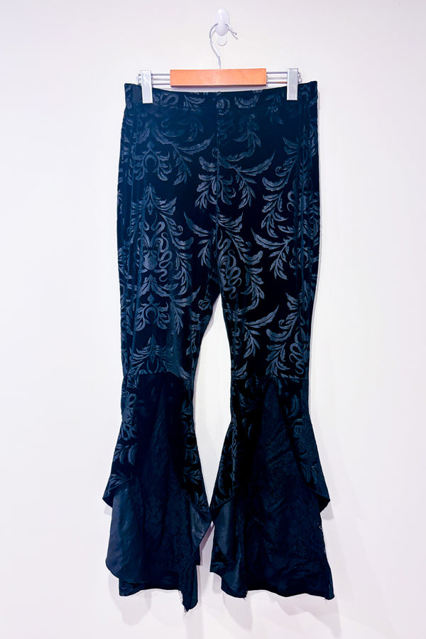 Pantalon en velours noir fleuri avec dentelle seconde main - SHEIN- La Penderie du Paradis