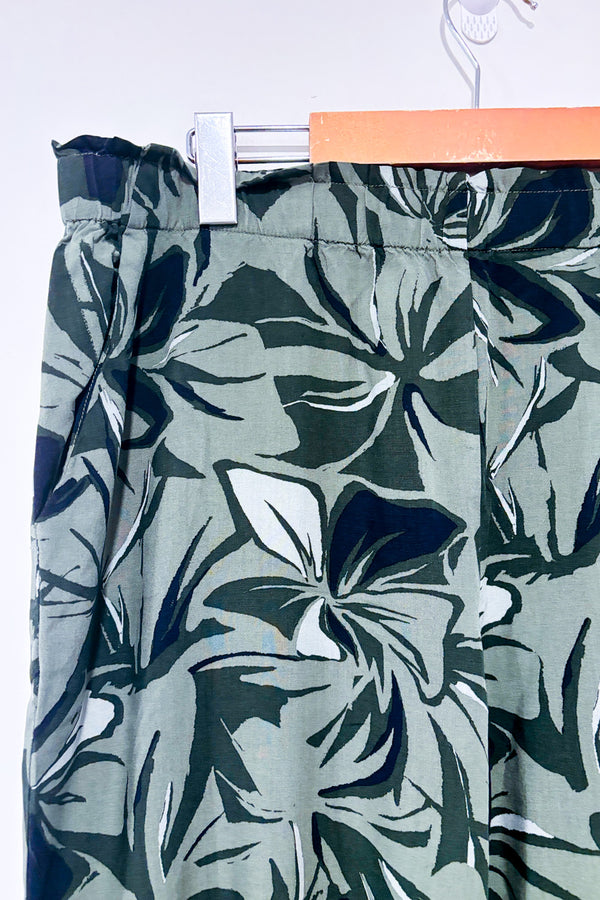 Pantalon fluide vert motif feuilles à taille élastique* seconde main - Reitmans- La Penderie du Paradis