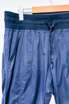 Pantalon noir en nylon seconde main - Shambhala- La Penderie du Paradis