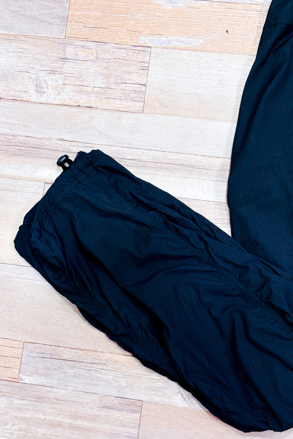 Pantalon noir en nylon seconde main - Shambhala- La Penderie du Paradis