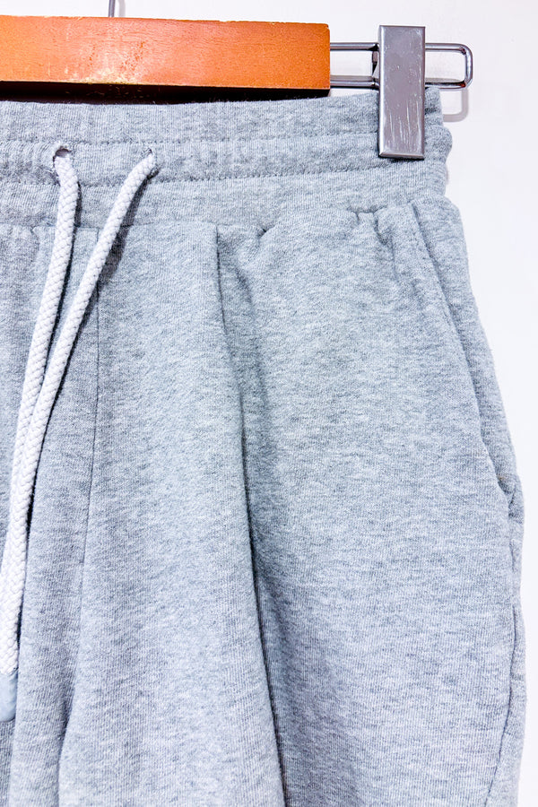 Pantalon jogging gris seconde main - Simons- La Penderie du Paradis