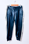 Pantalon jogger noir effet cuir à bandes blanches* seconde main - Norma Kamali- La Penderie du Paradis