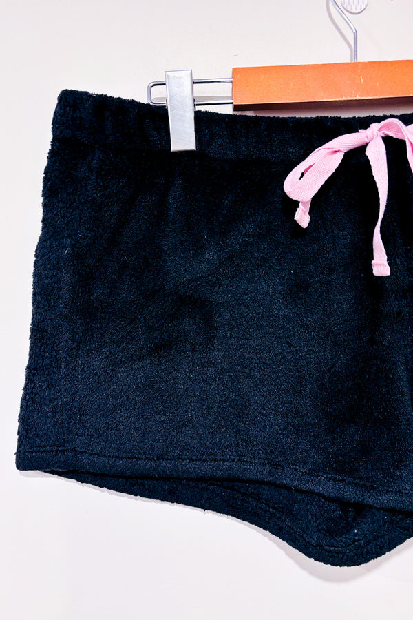 Short de pyjama noir en peluche avec chat derrière (l)-George-La Penderie du Paradis 🕊