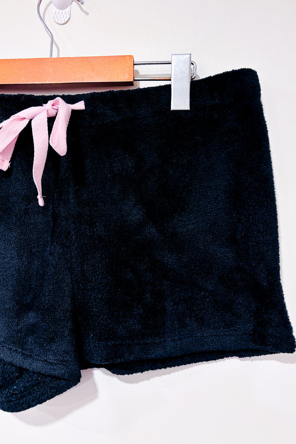 Short de pyjama noir en peluche avec chat derrière (l)-George-La Penderie du Paradis 🕊