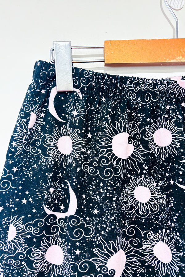 Short de pyjama noir motif soleil et lune (m)-NOBO-La Penderie du Paradis 🕊