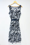 Robe blanche et bleue fleurie en dentelle (xl) -- La Penderie du Paradis ?