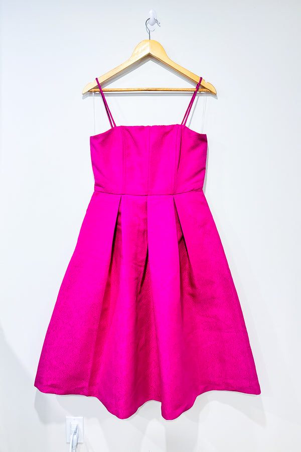 Robe fuchsia texturée (m) seconde main Gabby Skye