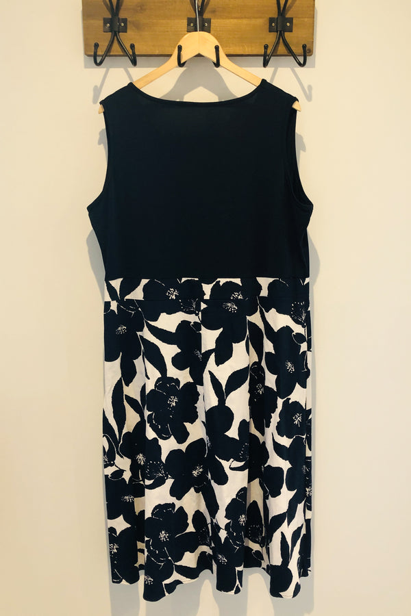 Robe marine fleurie (5X) seconde main Vilansear