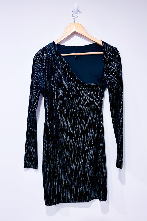 Robe noire en velours avec pierres scintillantes (m)-h:ours-La Penderie du Paradis đ