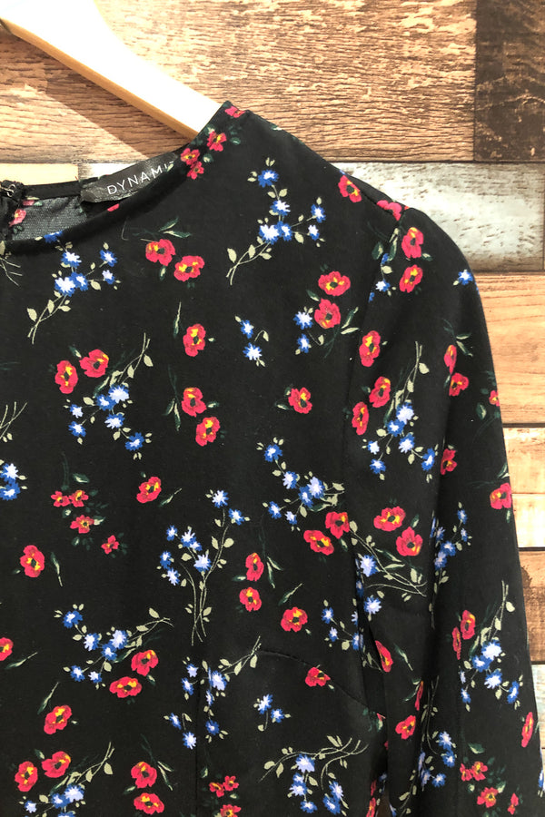 Robe noire fleurie (s) seconde main Dynamite