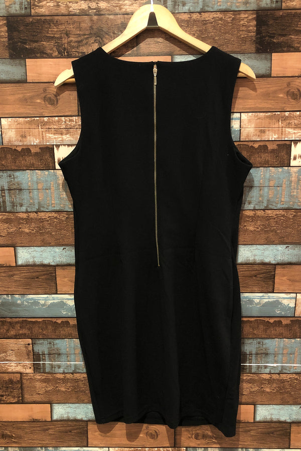 Robe noire sans manche (l) seconde main Suzy Shier
