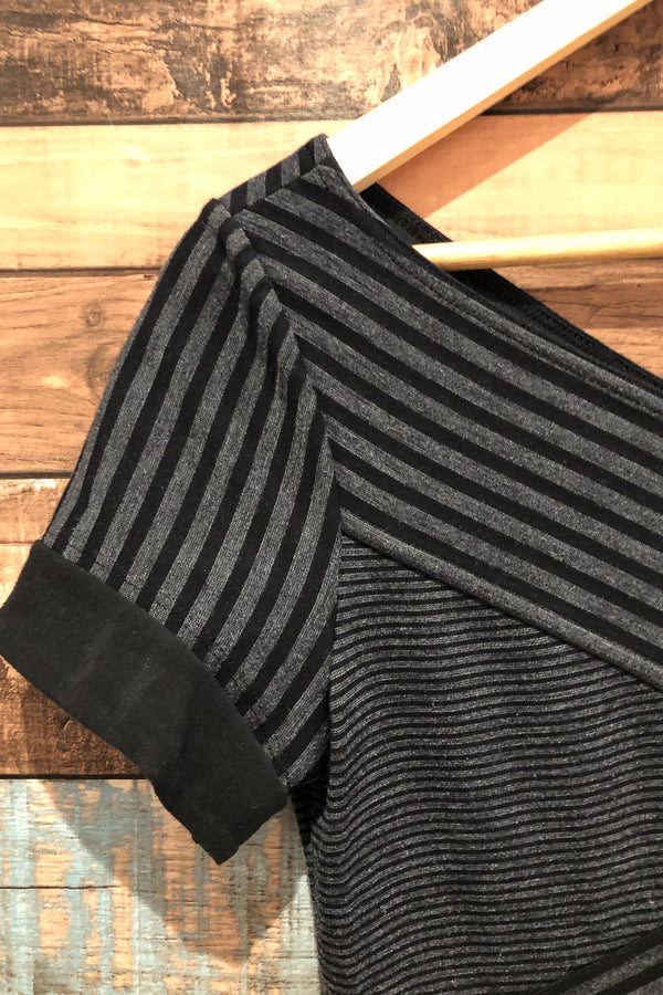 Robe rayée grise et noire (s) seconde main BCBG Maxazria