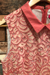 Robe rose et beige en dentelle avec collet (m) seconde main Betsey Johnson